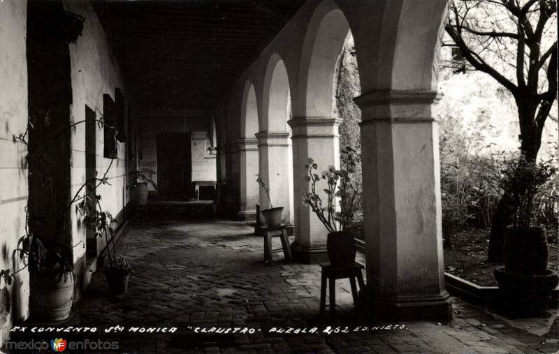 Claustro del Ex Convento de Sta. Mónica