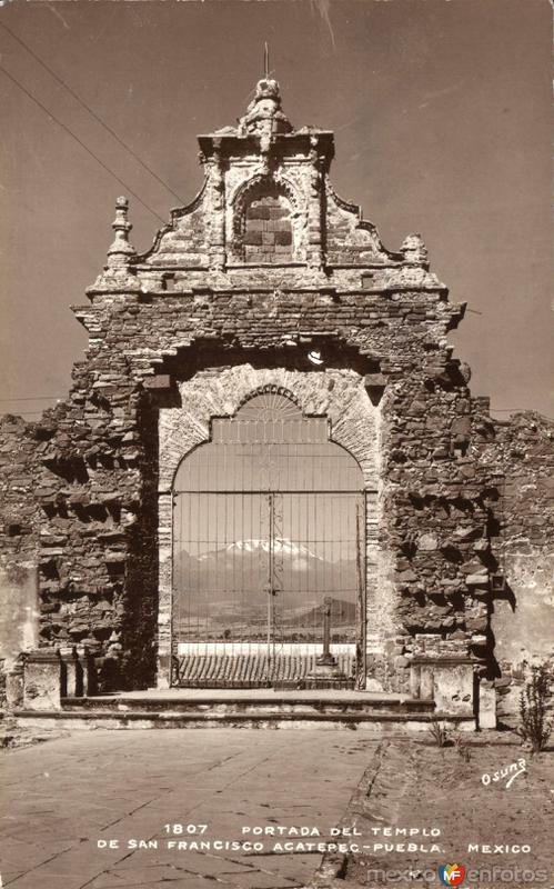 Portal del Templo de San Francisco Acatepec