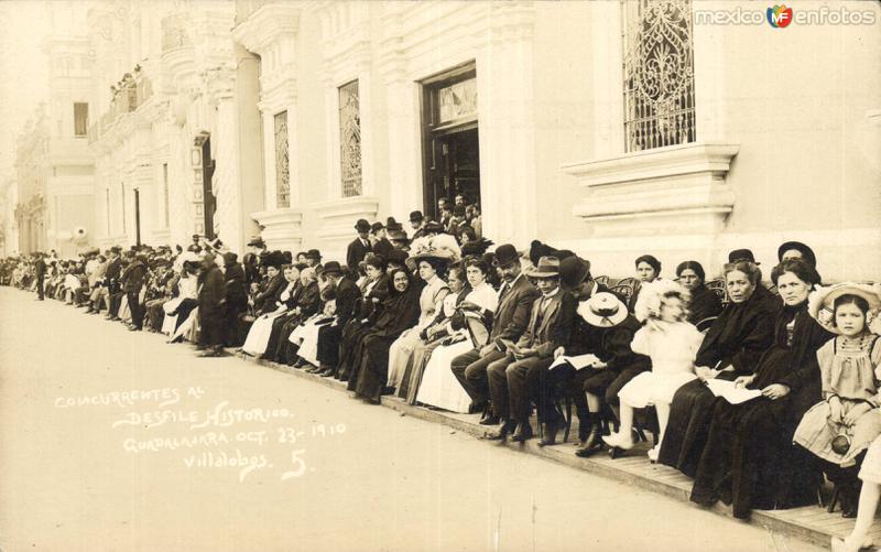 Concurrentes al desfile histórico. Guadalajara. Octubre 23 1910