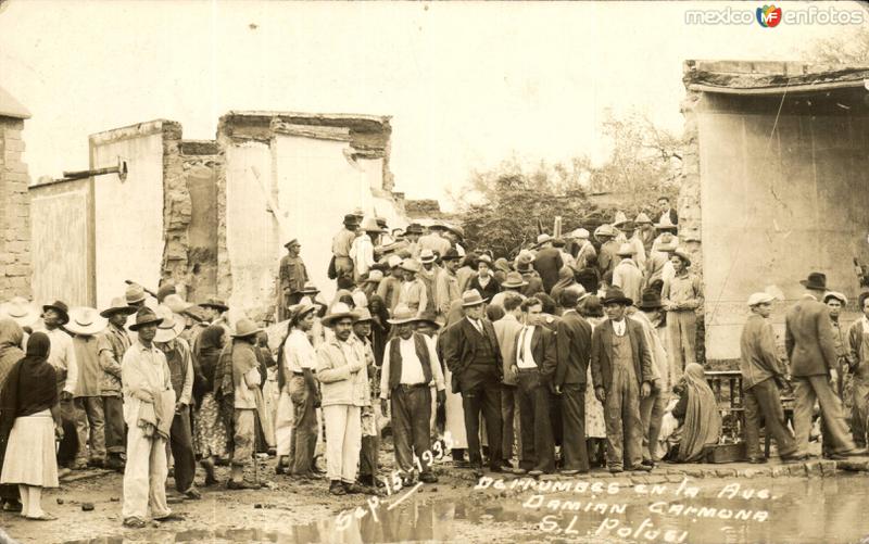 Derrumbes en la Avenida Damián Carmona