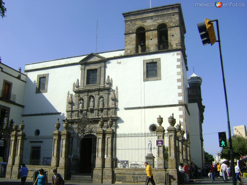 Templo de La Merced (1650) en Av. Hidalgo. Noviembre/2011