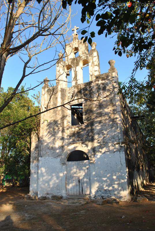 Iglesia de Yaxunah