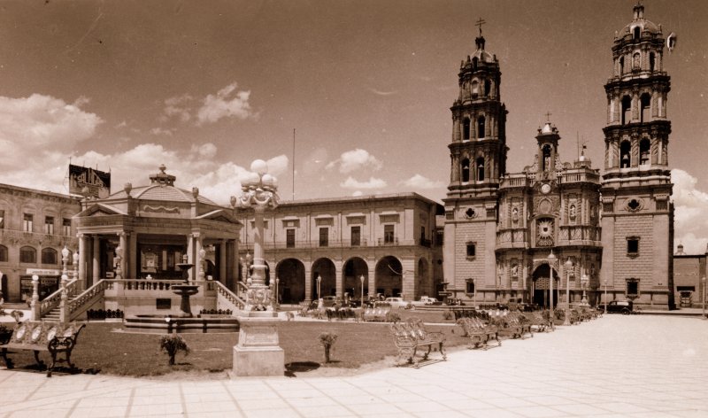 Jardín Hidalgo y Catedral