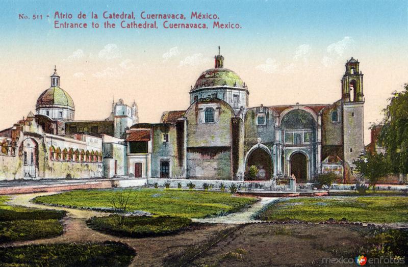 Atrio de la catedral de Cuernavaca