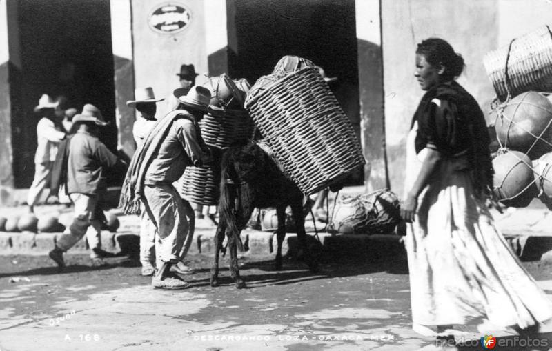 Descargando loza en Oaxaca