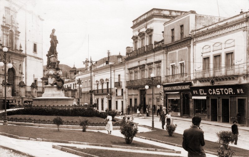 Tienda El Castor y Plaza de la Paz