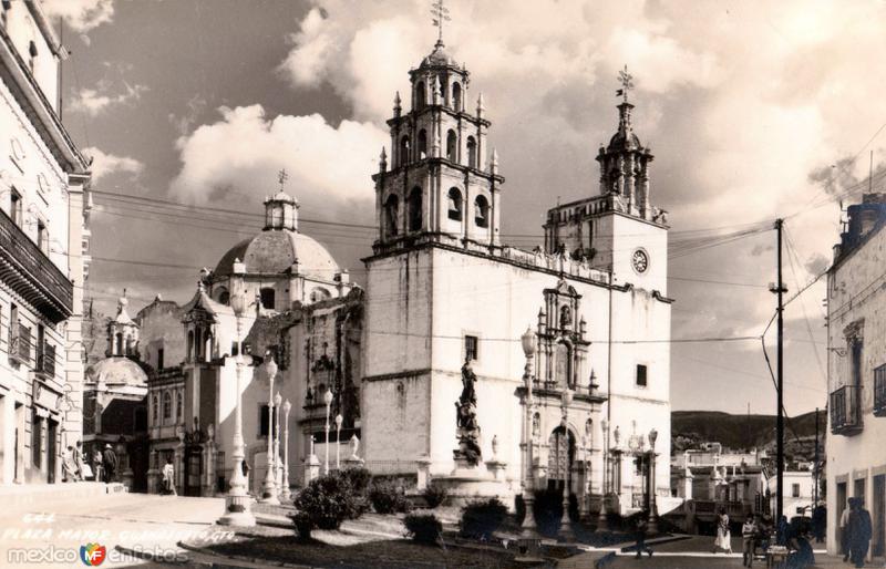 Plaza de la Paz y Basílica de Nuestra Señora de Guanajuato