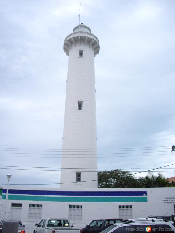 Faro Puerto Progreso