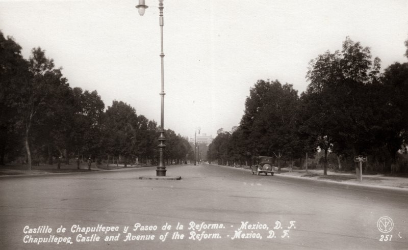 Paseo de la Reforma hacia el Castillo de Chapultepec