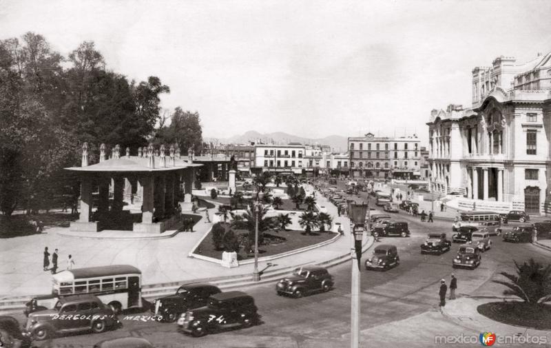 Pérgolas en la Alameda Central y Calle Ángela Peralta