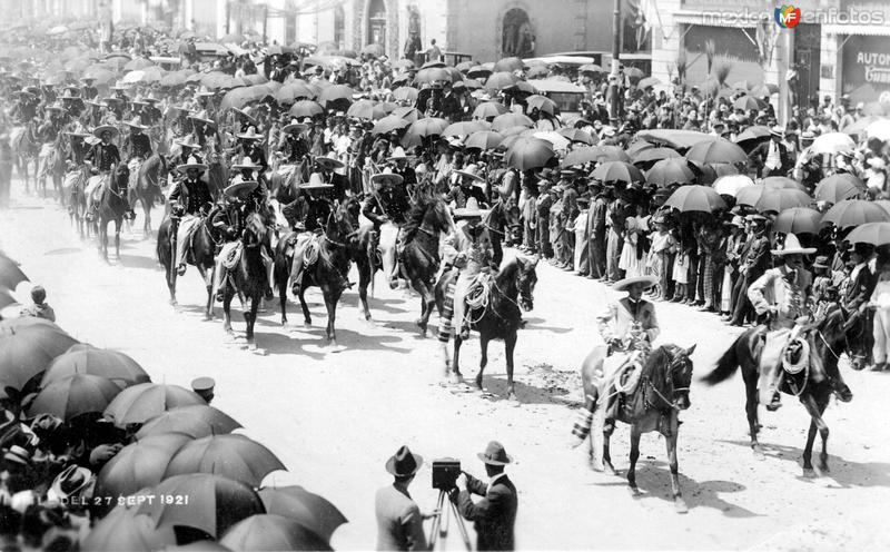 Desfile del primer centenario de consumación de la Independencia en 1921