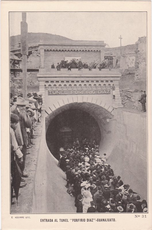 Entrada al túnel Porfirio Díaz