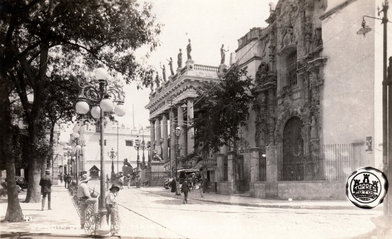 Jardín de la Unión y Teatro Juárez