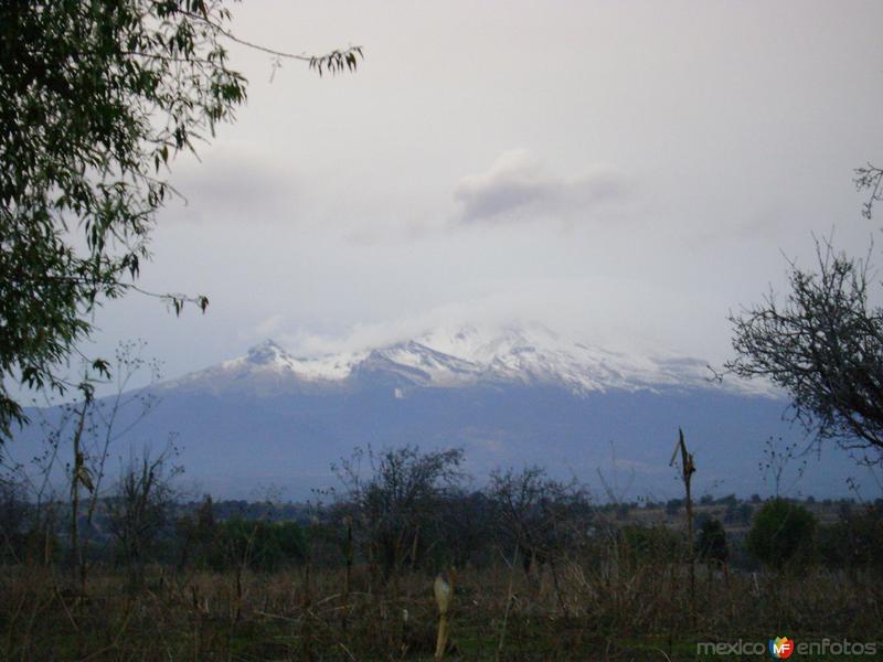 El volcán Iztacíhuatl desde Neáltica, Puebla. Febrero/2012
