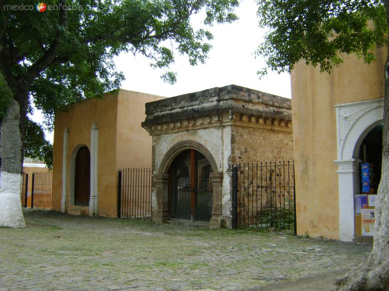 Capilla Posa y atrio del ex-convento de la Asunción (Siglo XVI). Febrero/2012