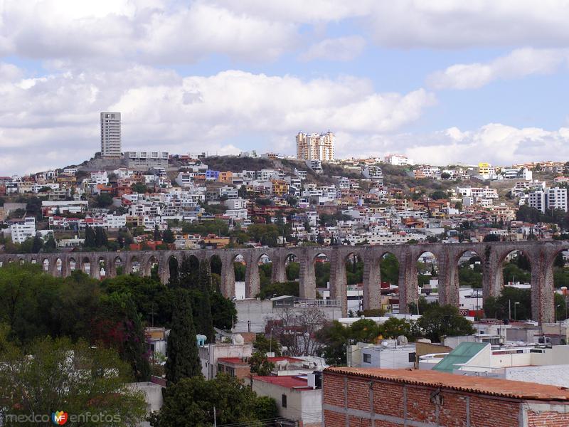 Acueducto Colonial en una panorámica parcial