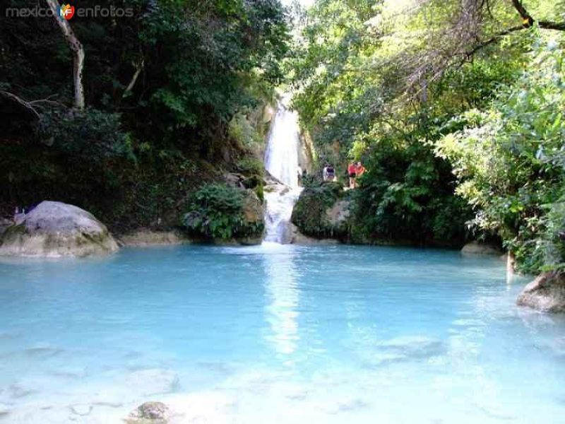 cascada del machito de las flores