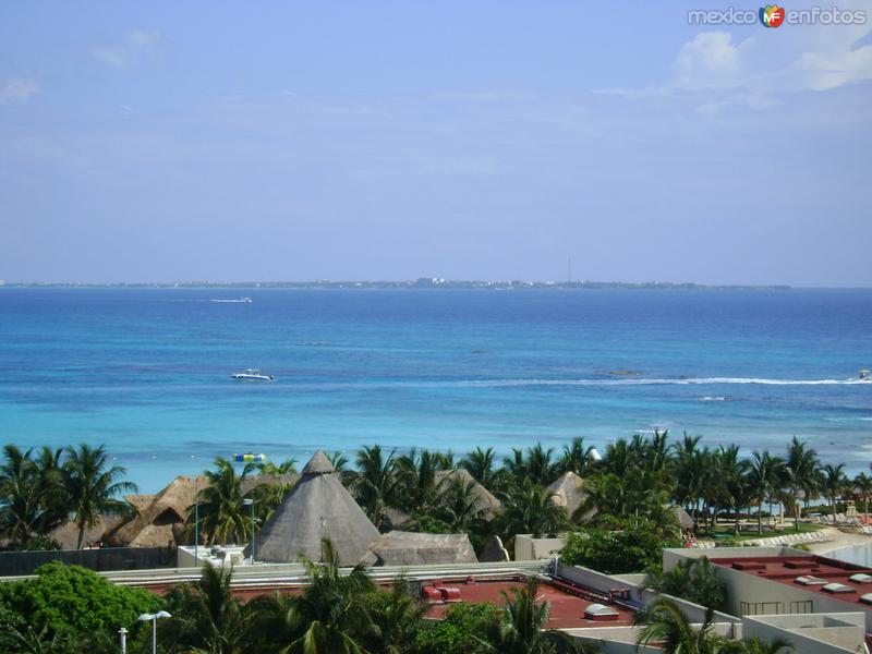 El Mar Caribe desde Punta Cancún. Abril/2012