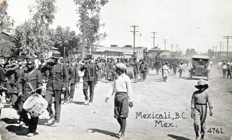 Desfile militar en Mexicali