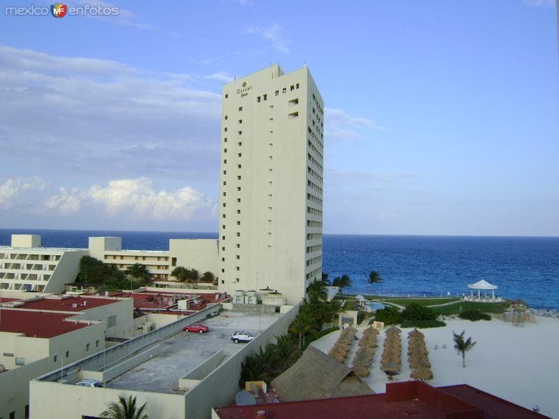 Infraestructura hotelera en Punta Cancún. Abril/2012