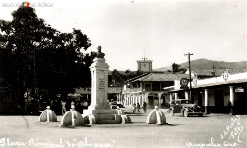 Plaza Principal de Alvarez