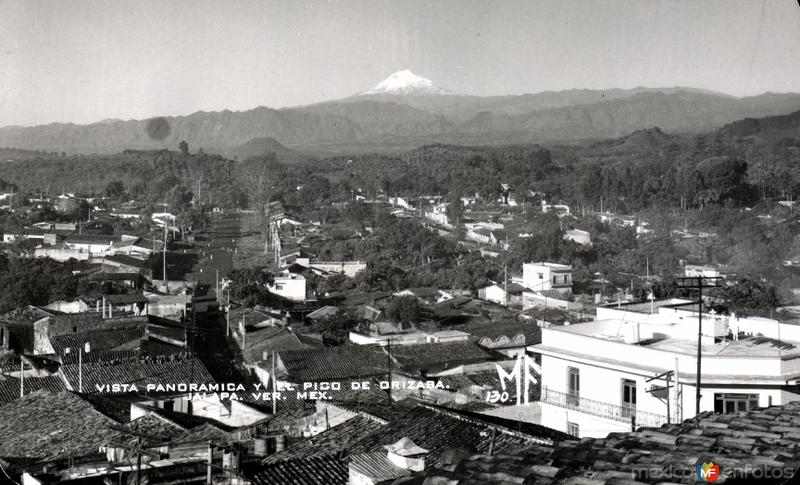 Vista panorámica de Xalapa y el Pico de Orizaba