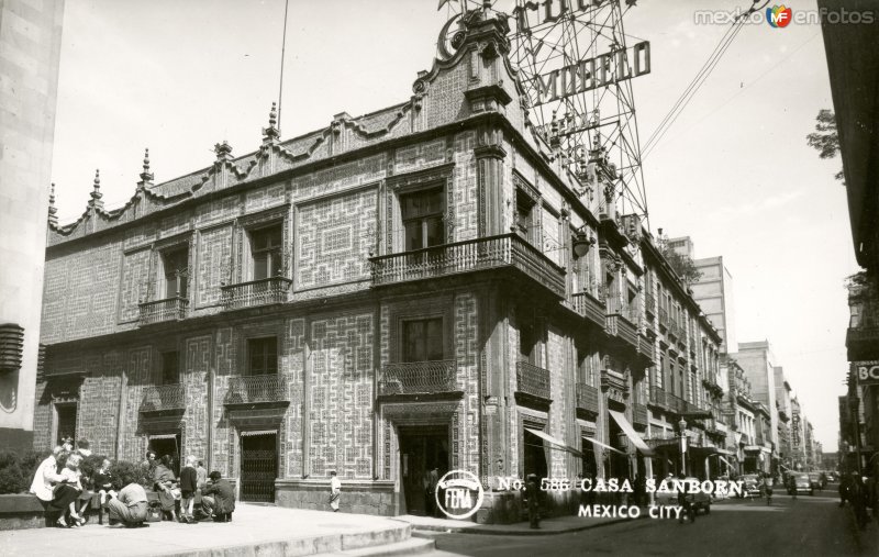 Restaurante Sanborns, en la Casa de los Azulejos