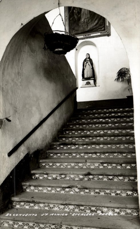 Escalera en el Convento de Santa Mónica