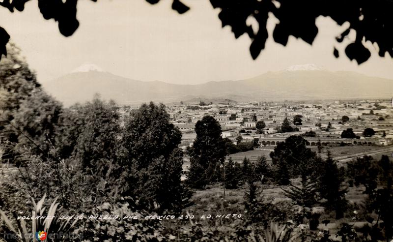 Vista de los volcanes desde Puebla