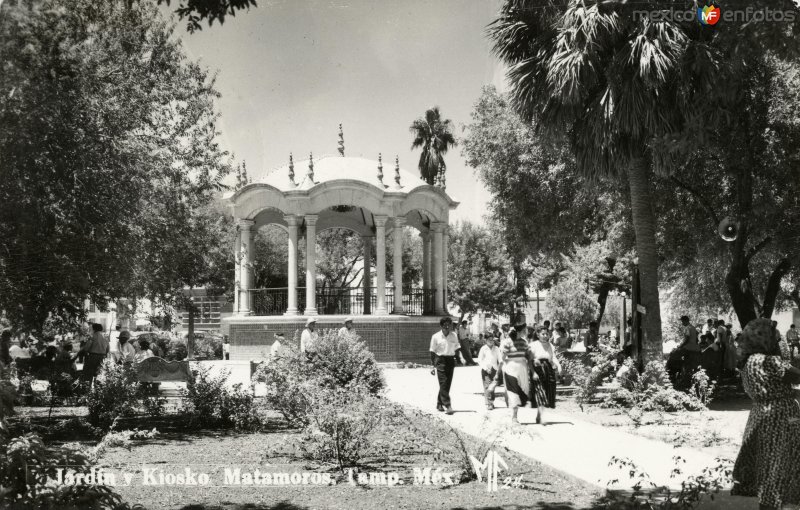 Plaza y kiosko de Matamoros