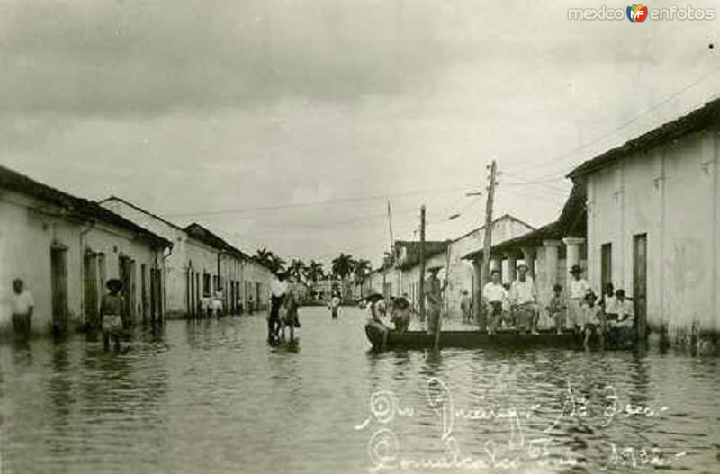 INUNDACION EN LA CALLE B. JUAREZ COMALACALCO, TAB. 1927