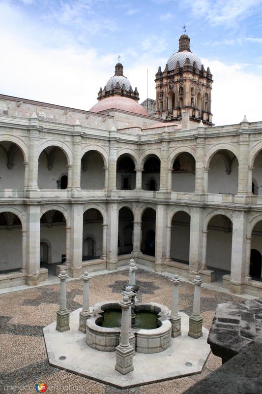 Patio museo de Santo Domingo