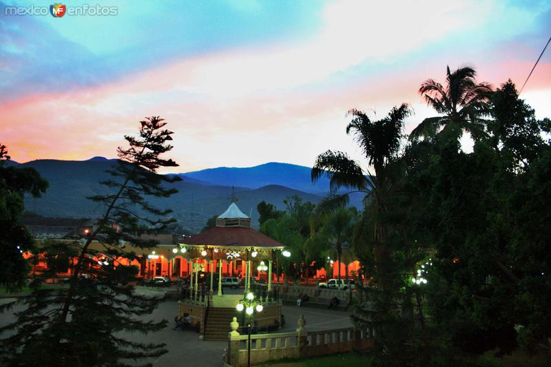 kiosco de Sayula de Marty "El Pereztroiko"