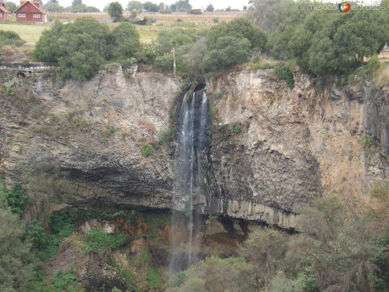 Hermosa cascada desde la ex-hacienda Santa María Regla. Noviembre/2012