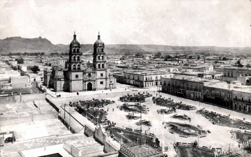 Plaza y Catedral de Durango