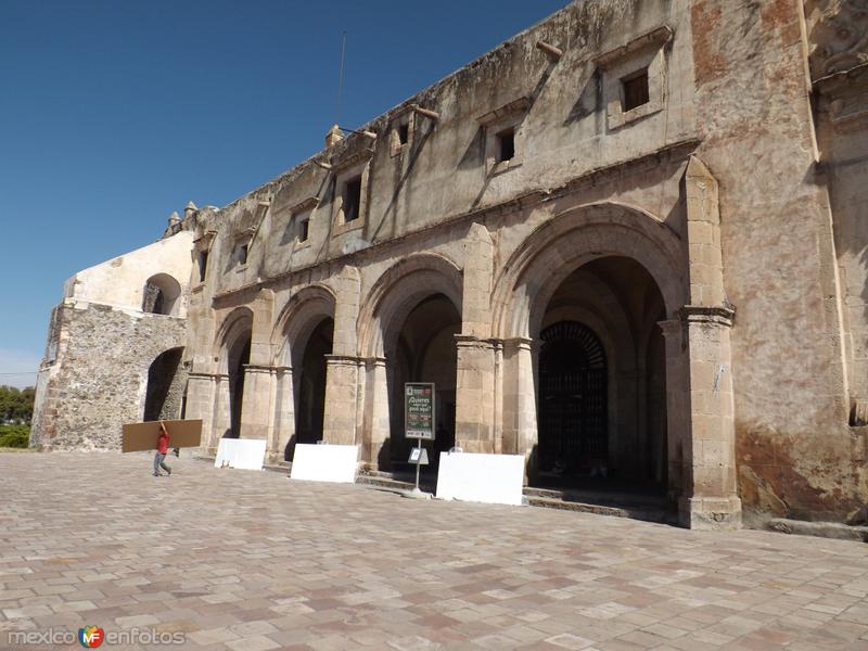 Conjunto conventual del siglo XVI en Yuriria, Gto. Noviembre/2012