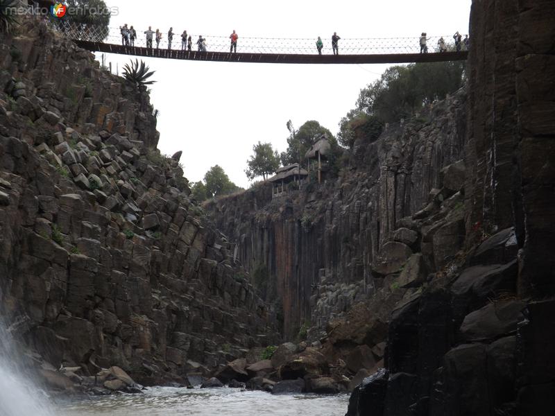 Desde el fondo de la cañada de los prismas basálticos. Noviembre/2012