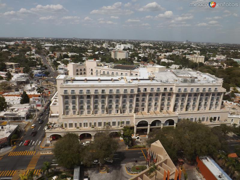 Hotel Fiesta Americana y el norte de Mérida. Abril/2013