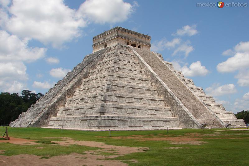 PIRAMIDE DE KUKULCAN EN CHICHEN ITZA