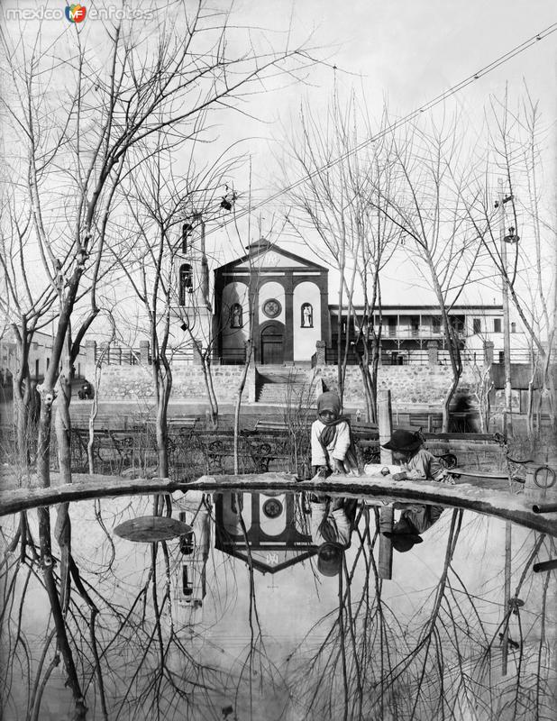 Misión de Guadalupe y Plaza de Armas (1907)