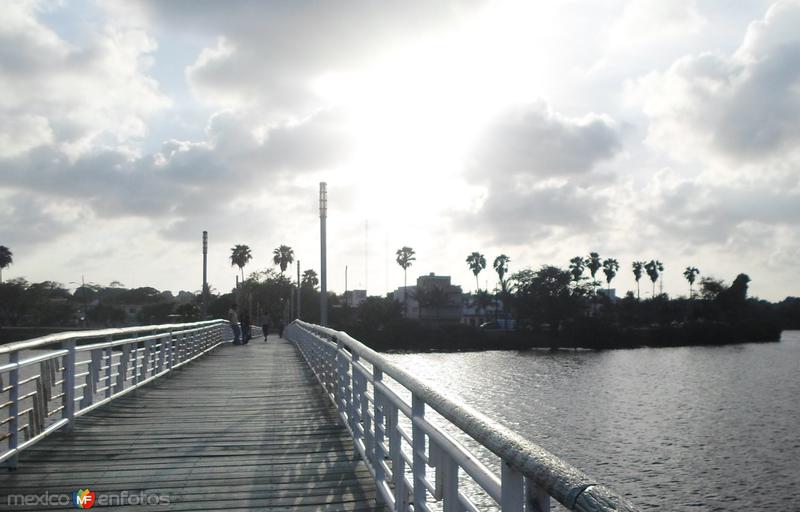 atardecer en el puente