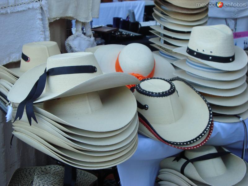 SOMBREROS DE PALMA