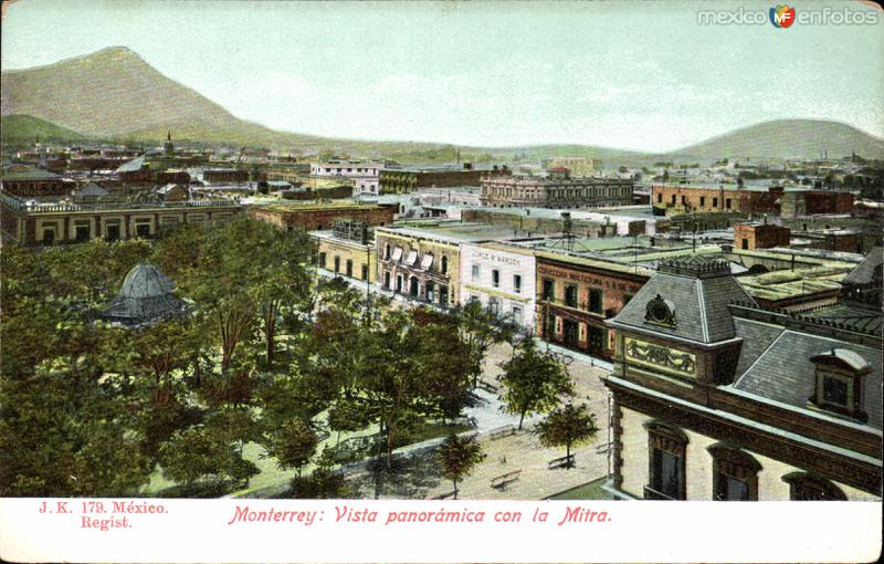 Plaza Zaragoza y vista hacia el cerro de las Mitras, desde la catedral