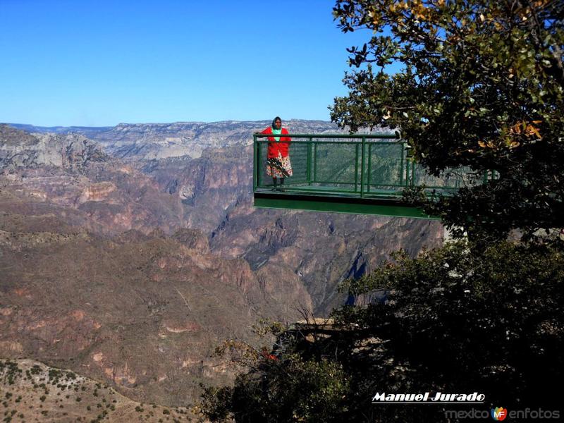 Mujer Rarámuri en Barrancas del Cobre