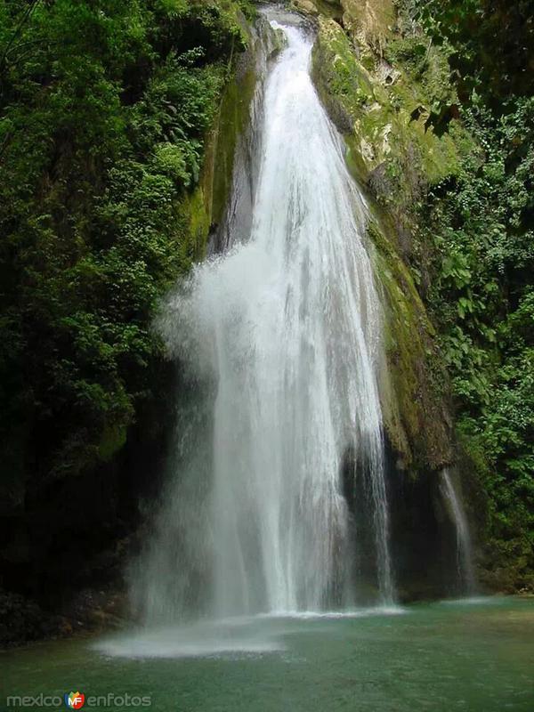 CASCADA DEL CHUVEJE