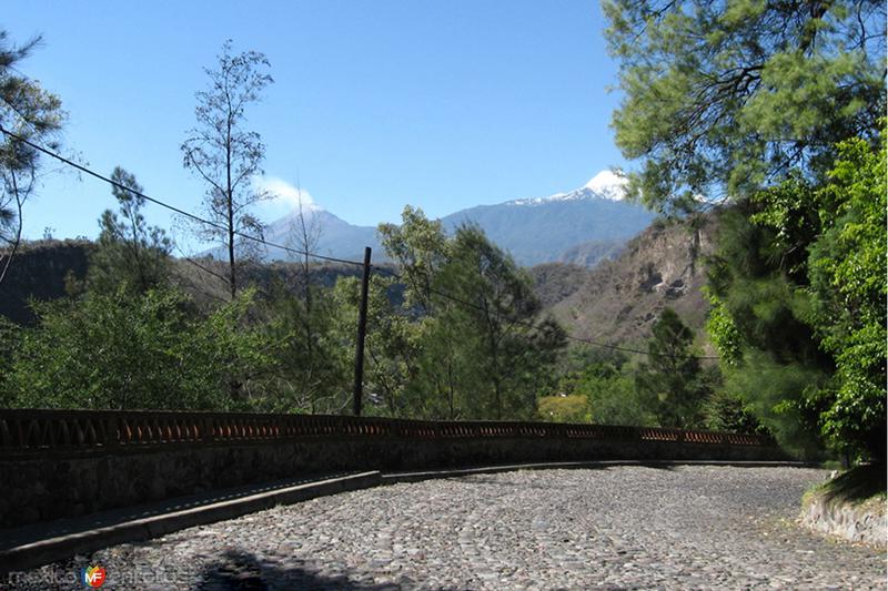 Atenquique y los Volcanes