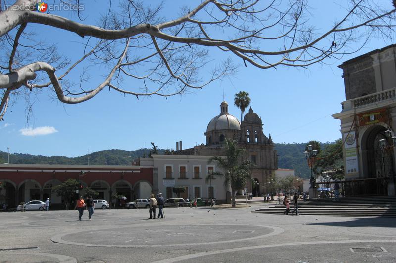 Por la Plaza de las Fuentes