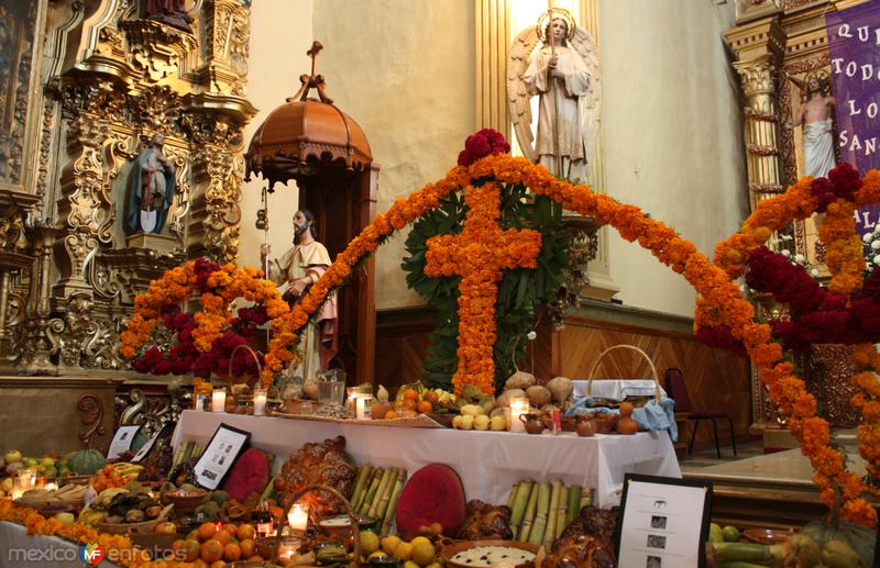 Ofrenda de la Parroquia de Santiago Apóstol