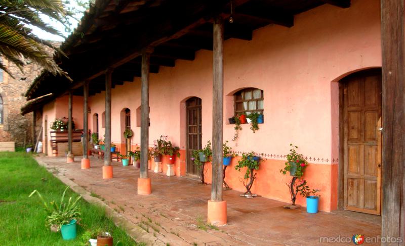 Casa adjunta al Santuario del Señor del Honguito