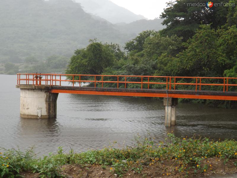 La presa de Atopula al máximo de su capacidad. Septiembre/2013